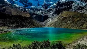 Tour Salkantay Trek con vistas al nevado Salkantay y laguna Humantay
